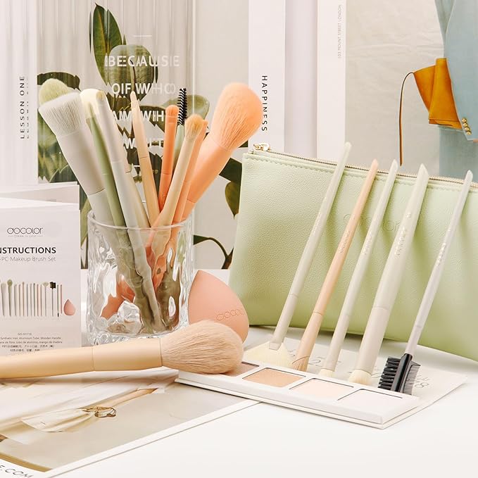Docolor Makeup Brushes 17+2 Pcs with Makeup Bag and Makeup Sponge and Brush Protector Morandi Makeup Brush Set Premium Synthetic hair makeup brush Wooden handle Gift Box