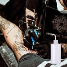 Yuelong Plastic Squeeze Bottle - 2Pcs Safety Wash Bottle 500ml&250mL Convenient Green Soap Supply Tattoo Squirt Bottles with Scale Labels for Medical Label Tattoo Supplies