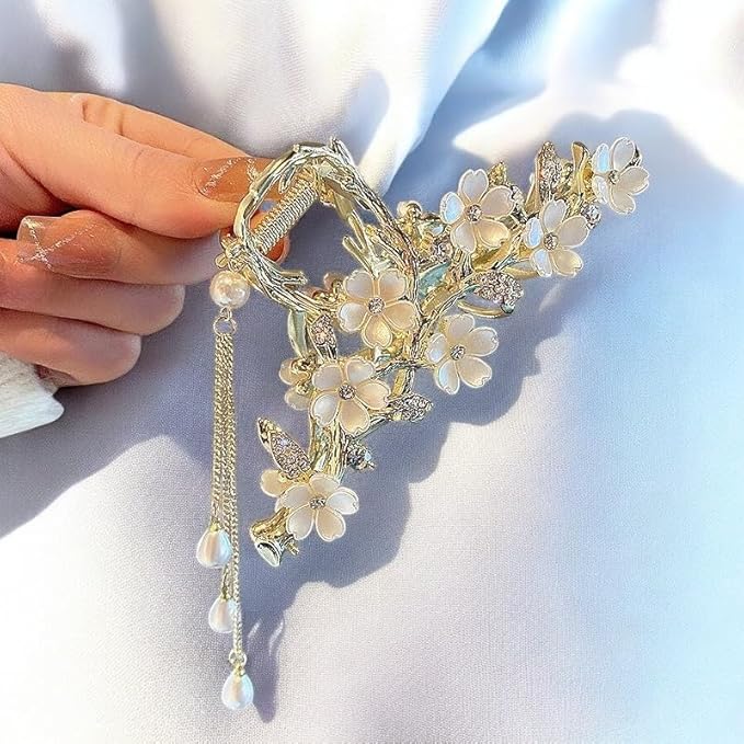 Elegant Floral Hair Clip, Pearl Tassel Bun Holder, Gold Lily of The Valley Design with Dangling Pearls, Temperament Pearl Bun Hair Clip Back Of The Head Shark Clip