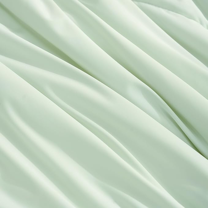 Cozy Bliss Cooling Comforter King Size, Cooling Blankets for Hot Sleepers and Night Sweats, Light Mint Green Cream Summer Comforter for King Size Bed, Breathable Soft Lightweight Silk Smooth
