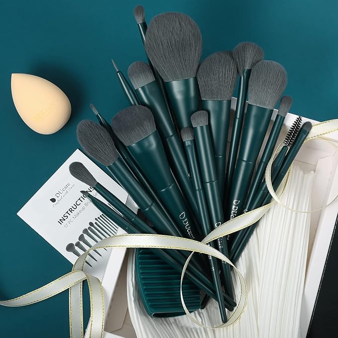 DUcare Christmas Makeup Gift Set 19 Pcs,17pcs Brushes Brush 1pc Cleaning Mat and 1pc Makeup Sponge Professional Face Powder Eye Shadow Powder Liquid Brushes