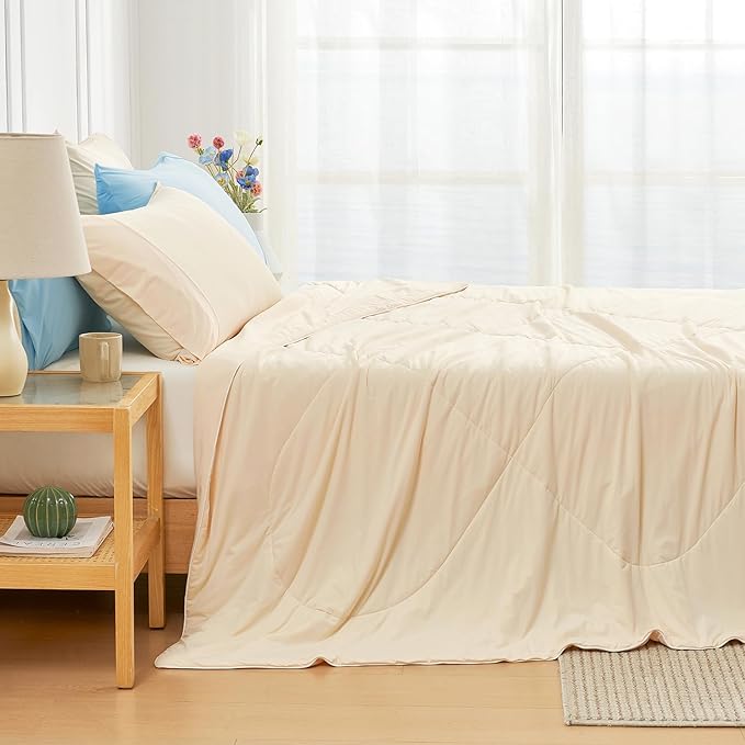 Cozy Bliss Cooling Comforter Twin Size, Cooling Blankets for Hot Sleepers and Night Sweats, Yellow Summer Comforter for Twin Size Bed, Breathable Soft Lightweight Silk Smooth