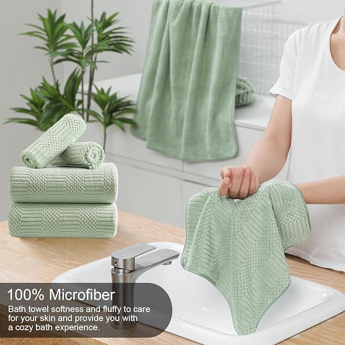 Ycosy 4 Pack Extra Large Microfiber Bath Towels Set,35x70 inches,600GSM,Less Lint Highly Absorbent Super Soft & Quick Dry,Oversized Bath Towels,Perfect for Bathroom Gym Pool,Green
