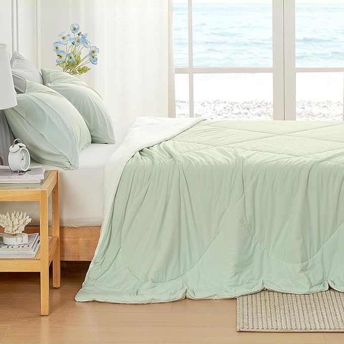 Cozy Bliss Cooling Comforter King Size, Cooling Blankets for Hot Sleepers and Night Sweats, Light Mint Green Cream Summer Comforter for King Size Bed, Breathable Soft Lightweight Silk Smooth
