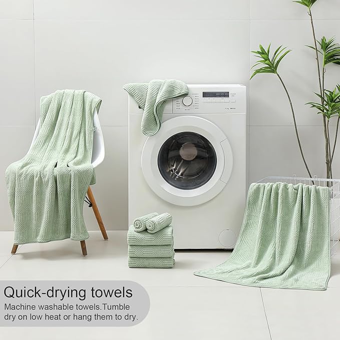 Ycosy 4 Pack Extra Large Microfiber Bath Towels Set,35x70 inches,600GSM,Less Lint Highly Absorbent Super Soft & Quick Dry,Oversized Bath Towels,Perfect for Bathroom Gym Pool,Green