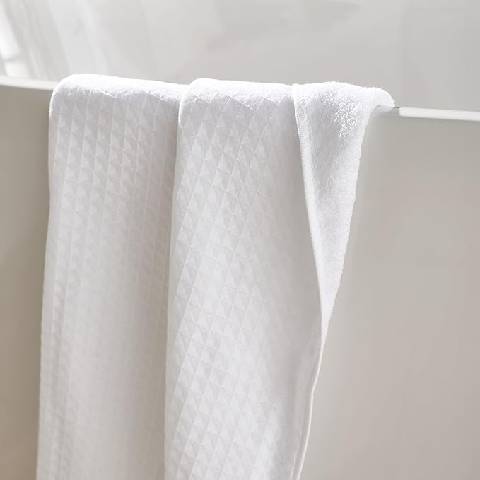 UCHINO Waffle Twist Cotton Weave Bath Towel for Bathroom Lightweight Absorbent Quick Dry Honeycomb Texture Solid Terry Loop Reverse 30" x 60", 1 Bath Towel, White