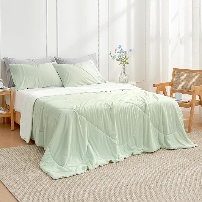 Cozy Bliss Cooling Comforter Queen Size, Cooling Blankets for Hot Sleepers and Night Sweats, Light Mint Green Cream Summer Comforter for Queen Size Bed, Breathable Soft Lightweight Silk Smooth