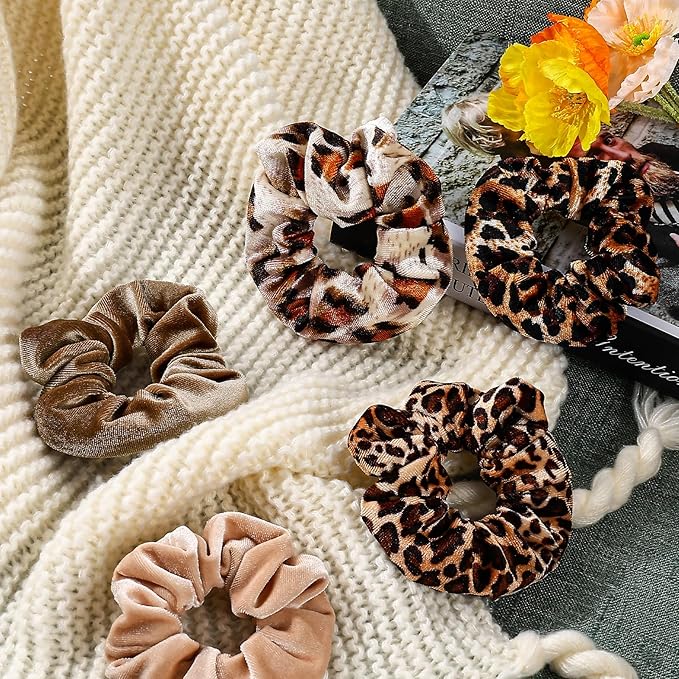 Velvet Scrunchies with Zippers Pocket, 8 Pcs Velvet Soft Hair Ties, Hidden Pocket Hair Scrunchies Accessories for Women Girls, Ponytail Holder Secret Compartment Items (Coffee Leopard Print)